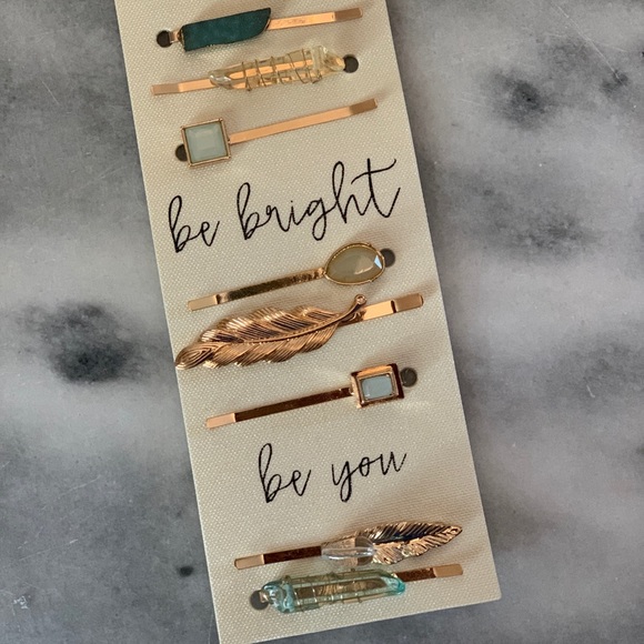 Pretty Bobby Pin Set - Picture 2 of 2